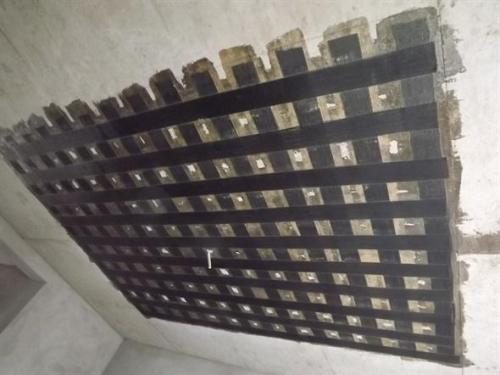 元阳楼板加固